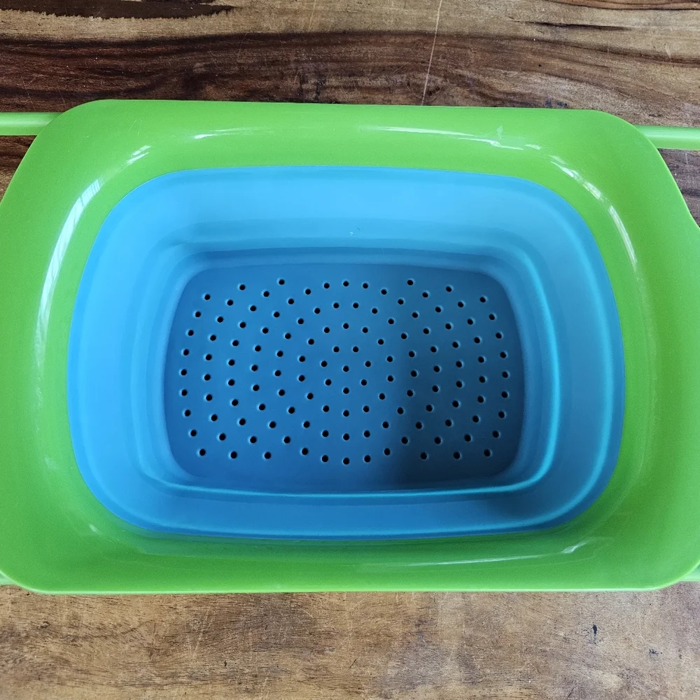 Large Sink Strainer Colander Collapsable Expandable Handles Green and Blue